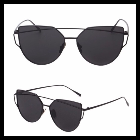 Charlie💋s Accessories - 🖤”BE MYSTERIOUS”🖤CATEYE SUNGLASSES-NEW